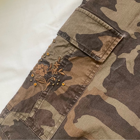 International Concepts embellished camo print cargo pants jogger style size 8 - Picture 6 of 15
